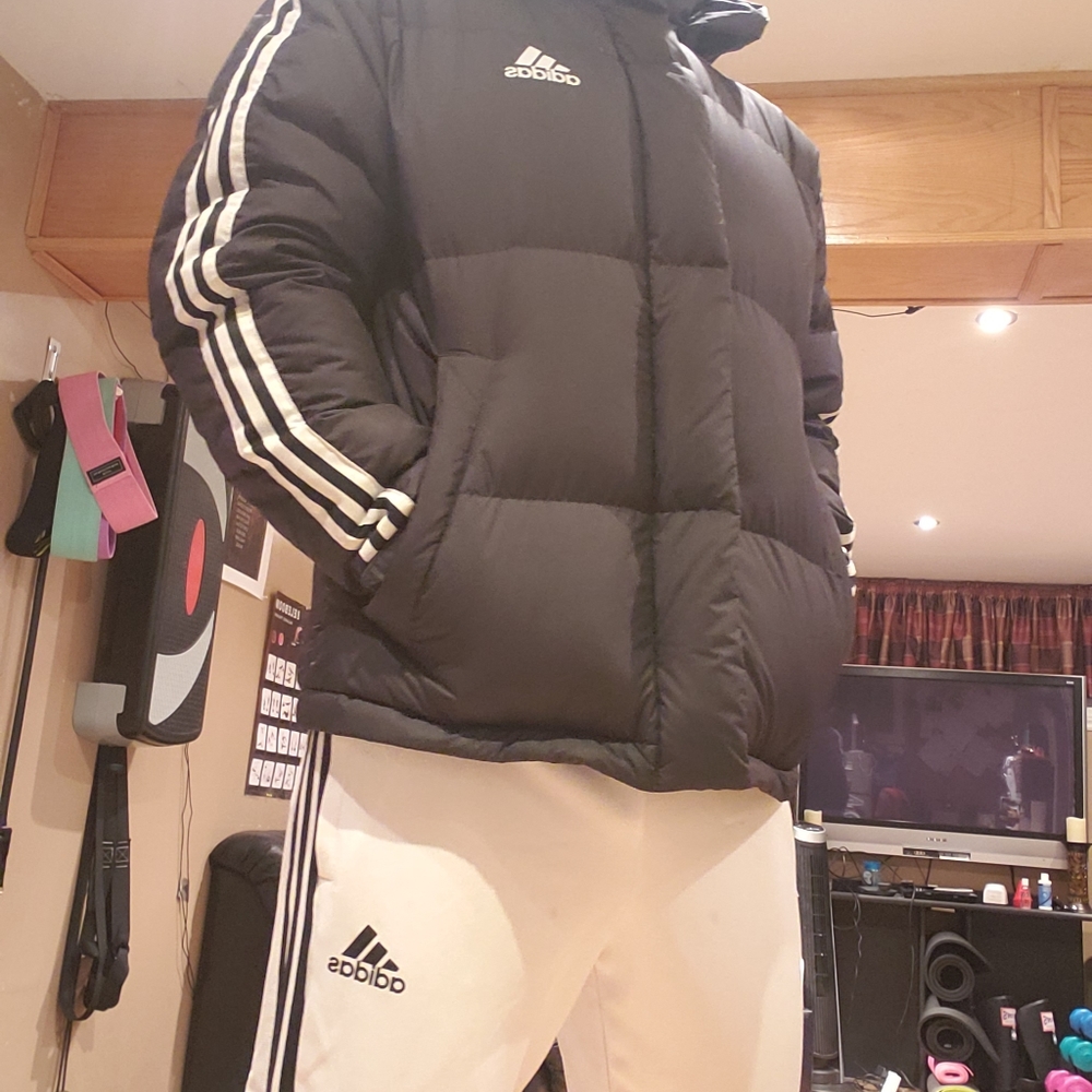 Adidas puffer jacket medium with hood for men